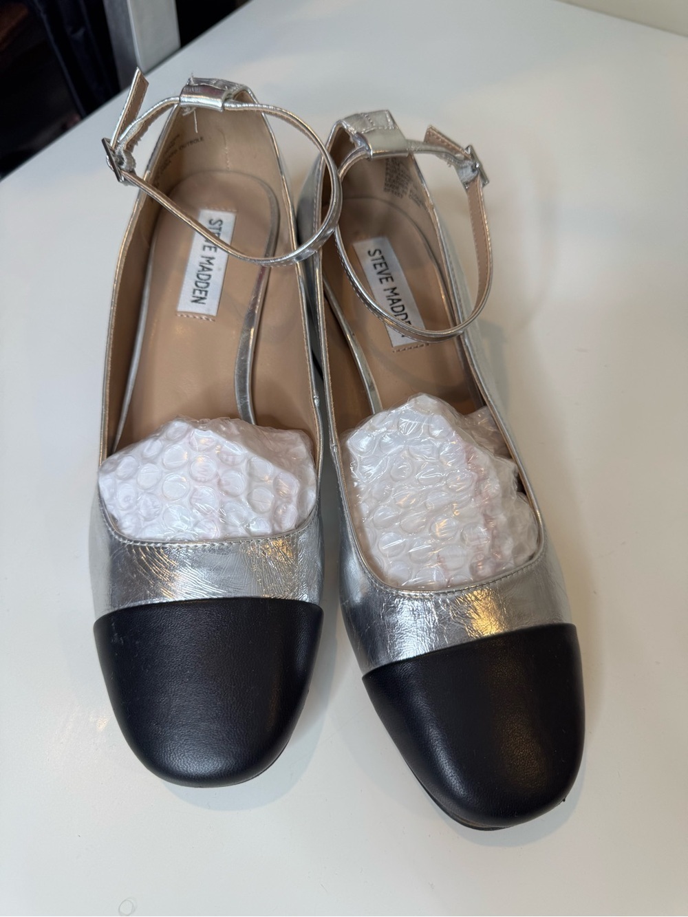 Steve Madden Eli Women's Silver and Black Courts size 8.5
